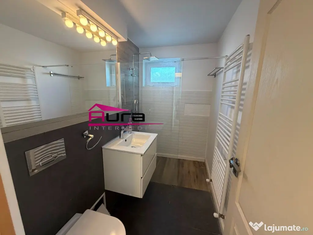 Apartament 3 camere zona Piata Civica