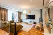 Vilă individuală complet renovată în 2026 | 5 camere ... 