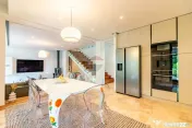 Vilă individuală complet renovată în 2026 | 5 camere ... 