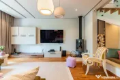 Vilă individuală complet renovată în 2026 | 5 camere ... 