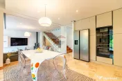 Vilă individuală complet renovată în 2026 | 5 camere ... 