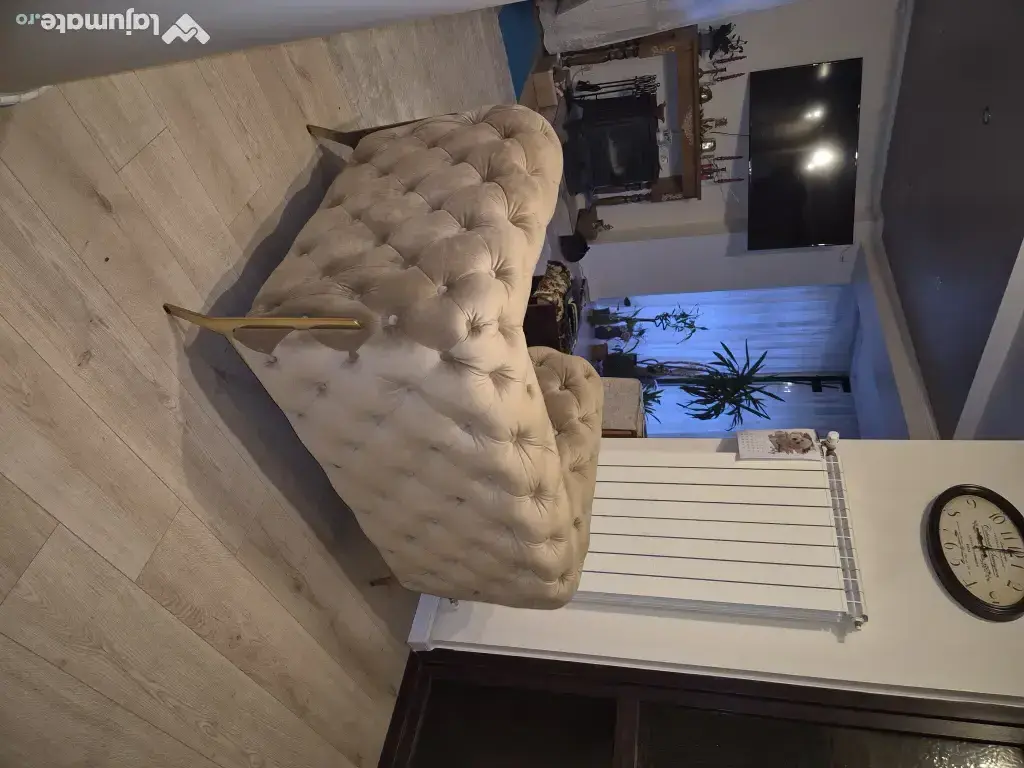 Vând canapea Chesterfield 2 locuri si un fotoliu