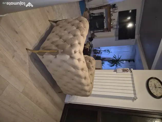 Vând canapea Chesterfield 2 locuri si un fotoliu