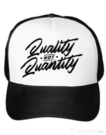 Sapca personalizata Quality not quantity Alb