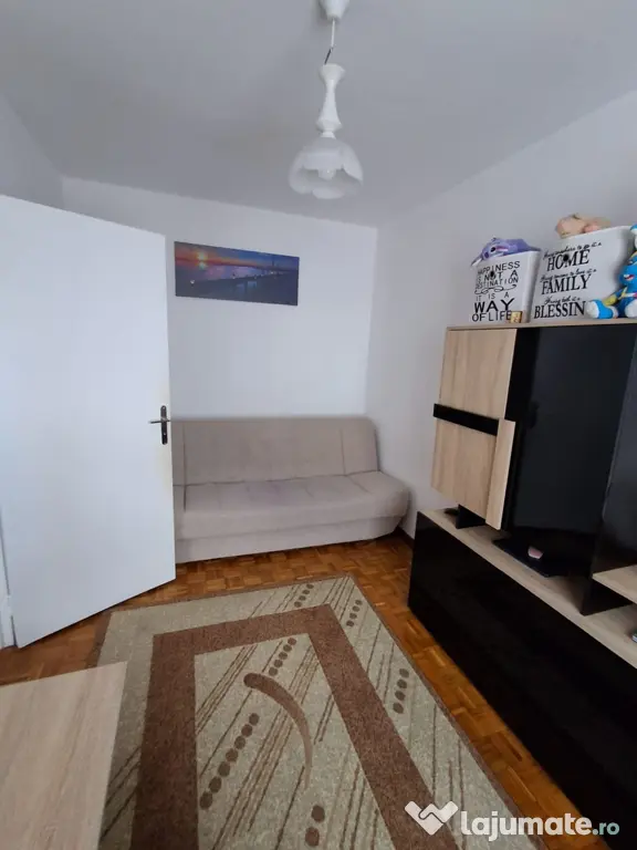 Proprietar vând apartament 2 camere – Zona Luptei
