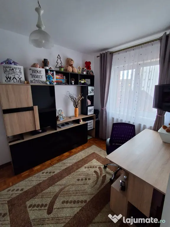 Proprietar vând apartament 2 camere – Zona Luptei