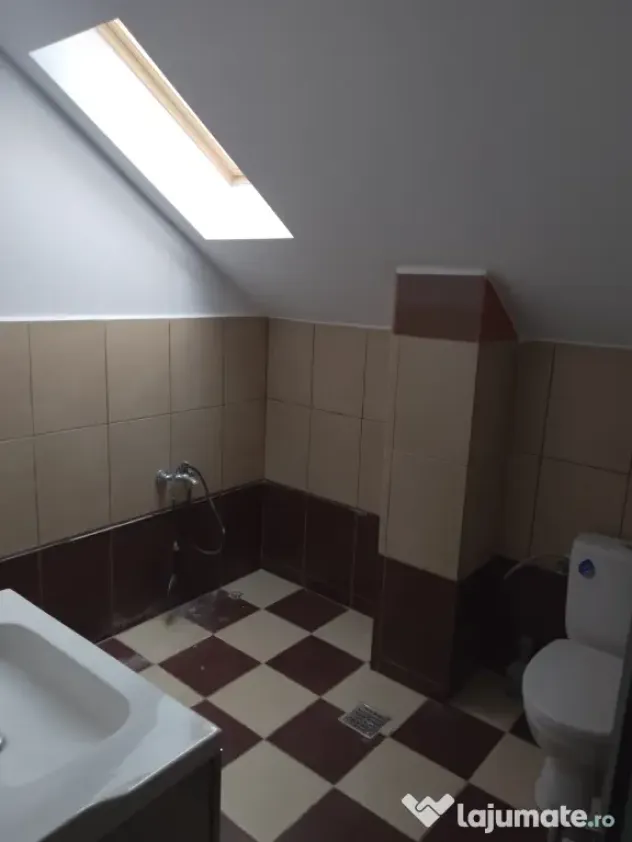 Vila Noua Centrala Gaz Bicaz la Asfalt,aproape de Oraș,pitoresc!
