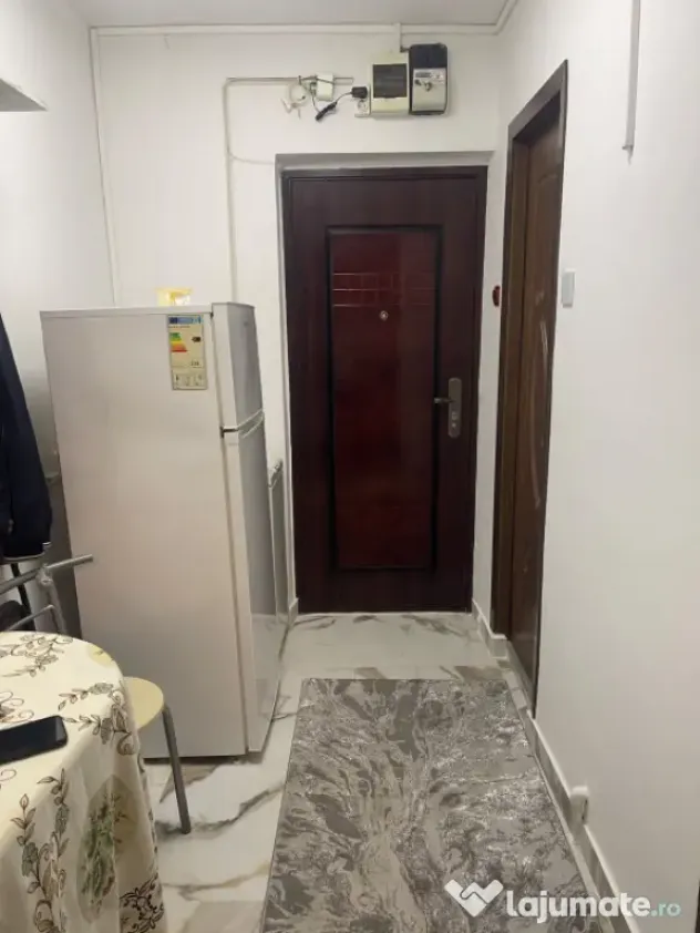 Garsonieră decomandată, 28 mp, zonă excelentă