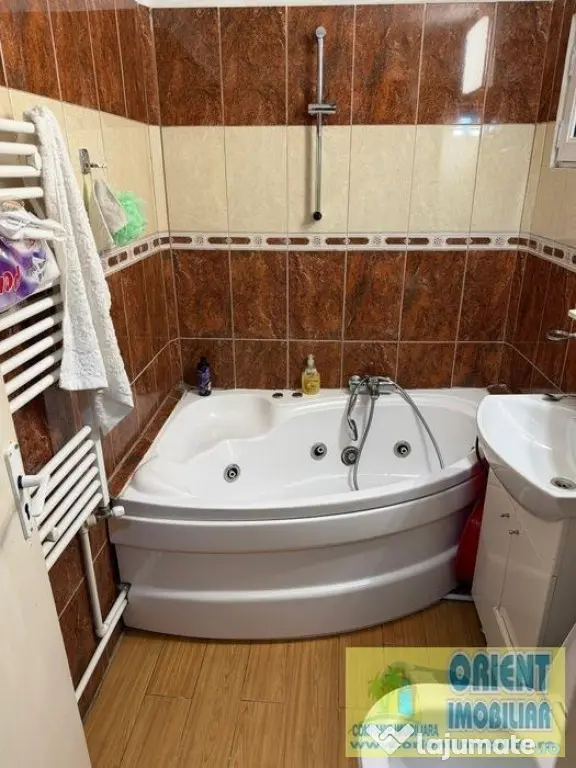 Km 4-5, de vanzare apartament 2 camere, gaze, decomandat