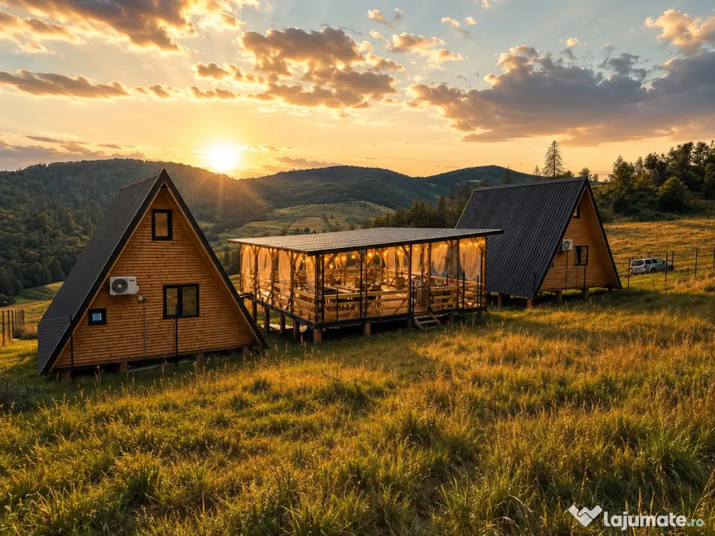 DE VÂNZARE | Două cabane A-frame, terasă panoramică și teren 870 mp