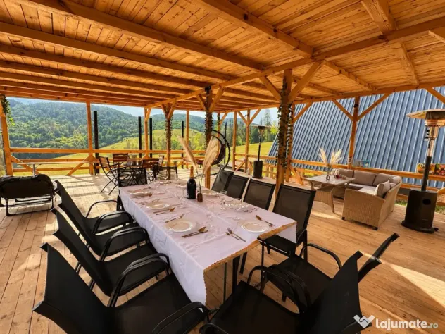 DE VÂNZARE | Două cabane A-frame, terasă panoramică și teren 870 mp