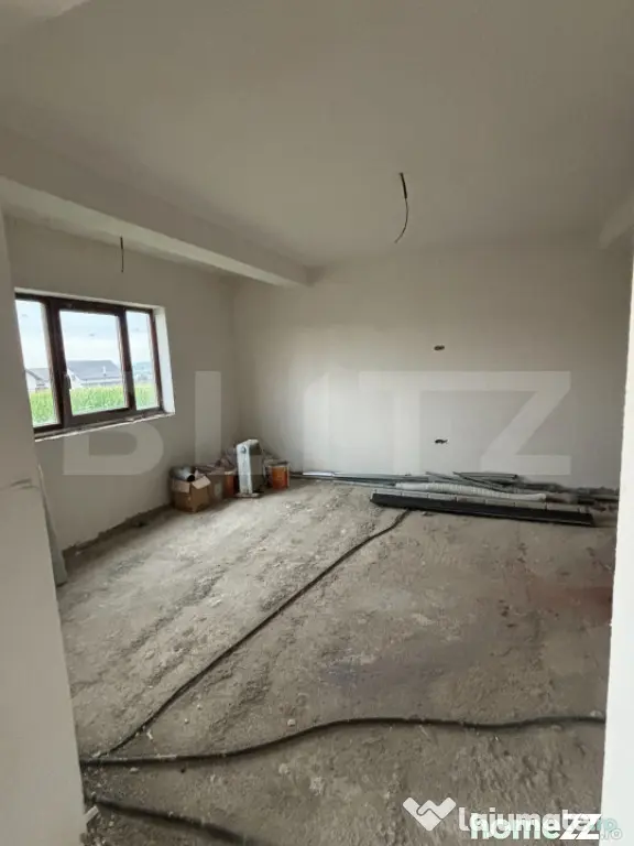 Casă cu 4 dormitoare, 145 mp utili, teren 500 mp, la stadiu - Suceava (Suceava)