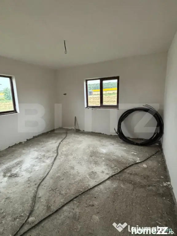 Casă cu 4 dormitoare, 145 mp utili, teren 500 mp, la stadiu - Suceava (Suceava)