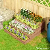 Outsunny Strat Înălțat de Grădină cu 4 Niveluri, Jardinieră de Balcon cu Bază Deschisă și Căptușeală, 113x113x46 cm, Maro | Aosom Romania 