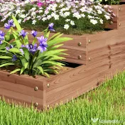 Outsunny Strat Înălțat de Grădină cu 4 Niveluri, Jardinieră de Balcon cu Bază Deschisă și Căptușeală, 113x113x46 cm, Maro | Aosom Romania 