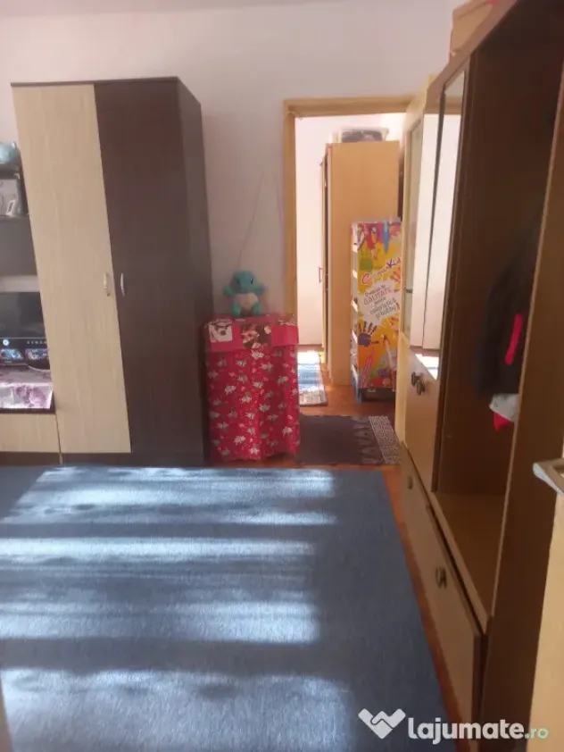 Inchiriez apartament cu doua camere Blascovici