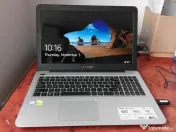 Laptop Asus cu procesor i7, SSD si card video 