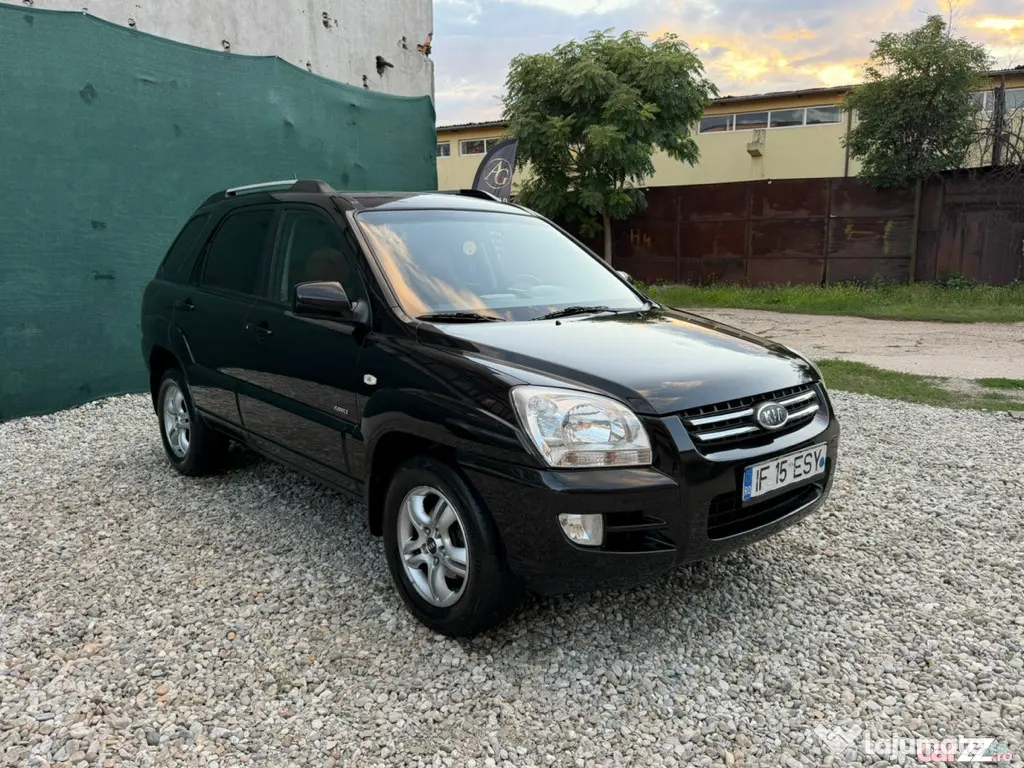 Kia Sportage 2.0 CRDi 140CP 4x4 / Trapă / Navi / Climatronic