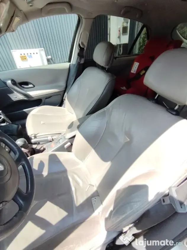 Vând sau dezmembrez laguna 2,2.0,16v,135 cp ,benzina cu gpl