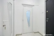 Garsonieră decomandată - Complet renovată - Parter –... 