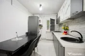 Garsonieră decomandată - Complet renovată - Parter –... 