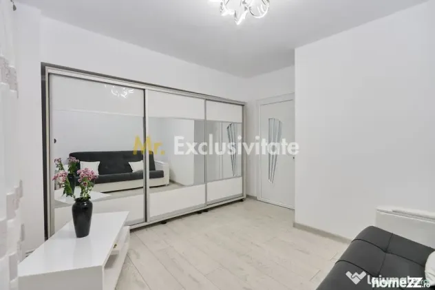 Garsonieră decomandată - Complet renovată - Parter –...