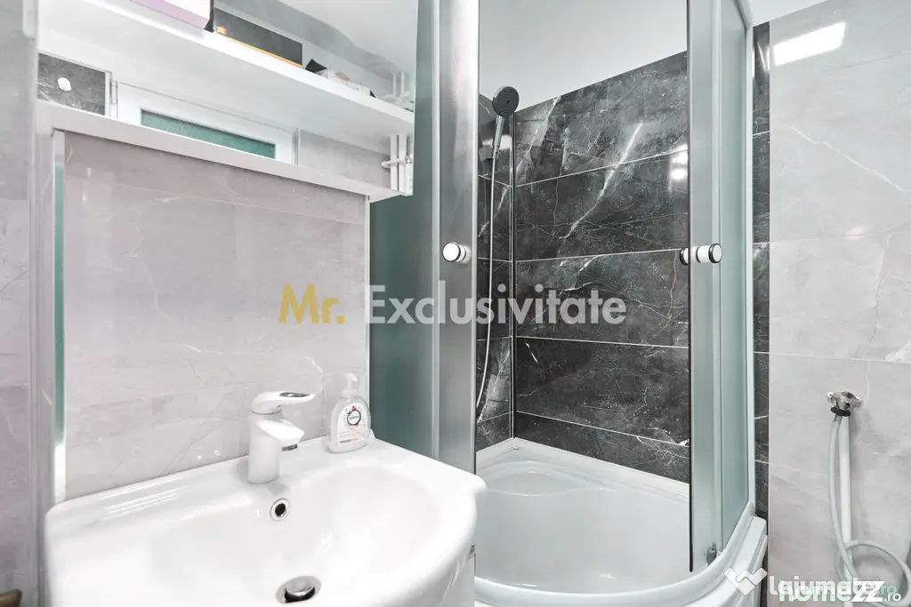 Garsonieră decomandată - Complet renovată - Parter –...