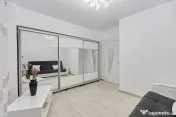 Garsonieră decomandată - Complet renovată - Parter –... 