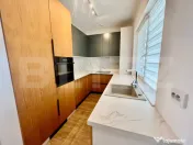 Duplex la cheie cu 4 camere, 250 mp teren, 2 parcari zona Av 