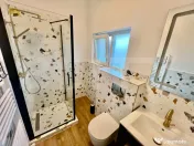 Duplex la cheie cu 4 camere, 250 mp teren, 2 parcari zona Av 
