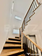 Duplex la cheie cu 4 camere, 250 mp teren, 2 parcari zona Av 