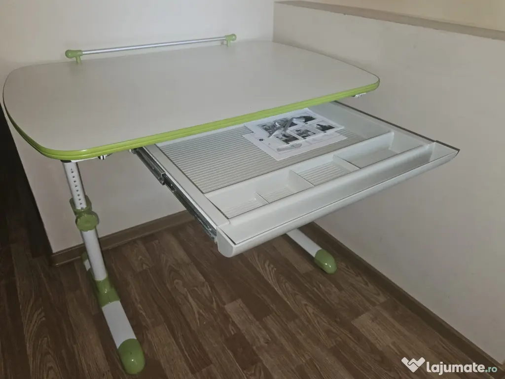 scaun si birou ergonomic copii