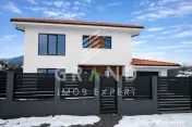 Casă NOUĂ, în Chinteni 