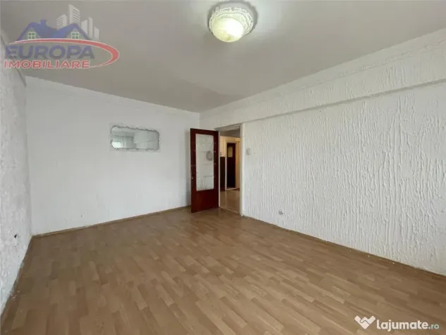 Apartament cu 4 camere de zona centrala Tulcea