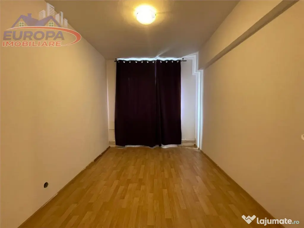 Apartament cu 4 camere de zona centrala Tulcea