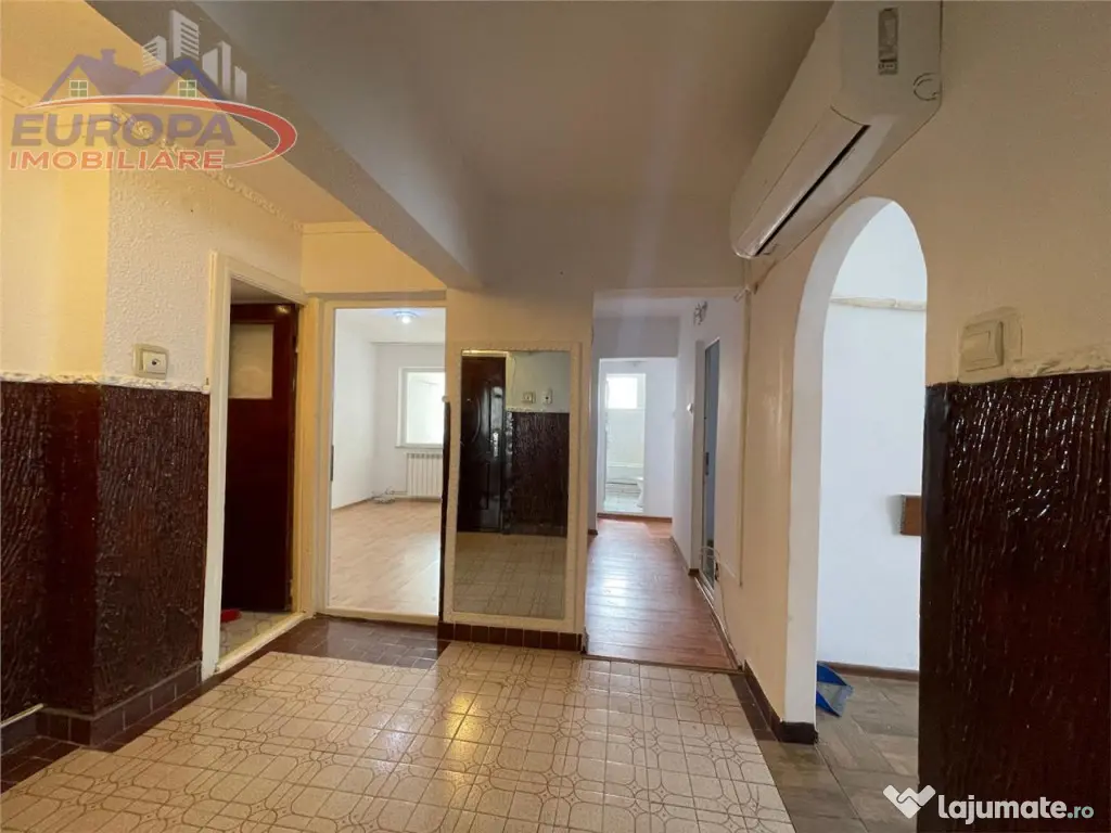 Apartament cu 4 camere de zona centrala Tulcea