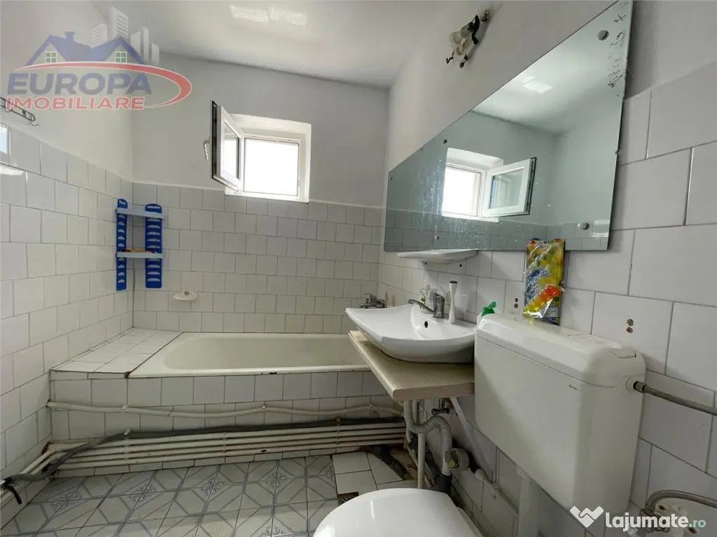 Apartament cu 4 camere de zona centrala Tulcea