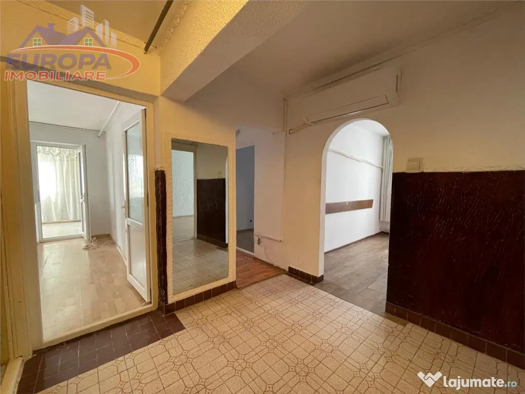Apartament cu 4 camere de zona centrala Tulcea
