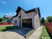 Casa complet mobilata, 3 dormitoare, garaj și livada –...