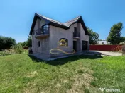 Casa complet mobilata, 3 dormitoare, garaj și livada –...