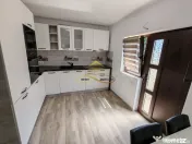 Casa complet mobilata, 3 dormitoare, garaj și livada –... 