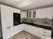 Casa complet mobilata, 3 dormitoare, garaj și livada –... 