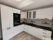Casa complet mobilata, 3 dormitoare, garaj și livada – Racaciuni 