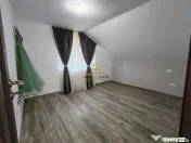 Casa complet mobilata, 3 dormitoare, garaj și livada – Racaciuni 