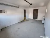 Casa complet mobilata, 3 dormitoare, garaj și livada – Racaciuni 
