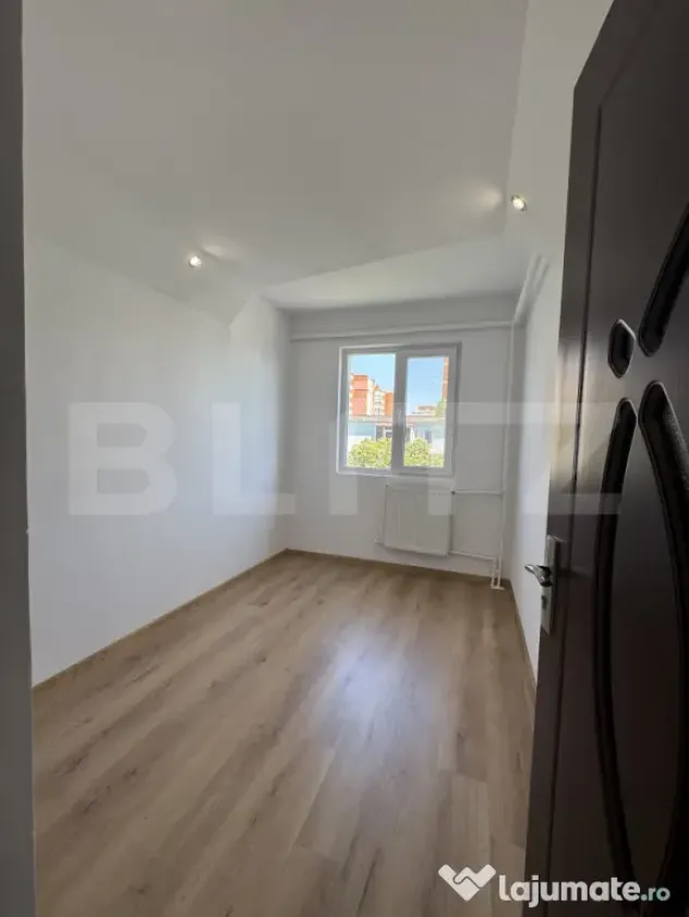 Apartament 3 camere, 45 mp, zona Craiovița Nouă