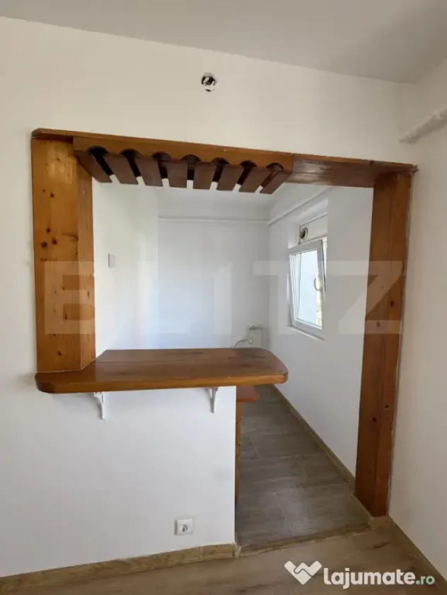 Apartament 3 camere, 45 mp, zona Craiovița Nouă