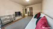 Apartament 3 camere decomandat, etaj intermediar, zona Maghe 