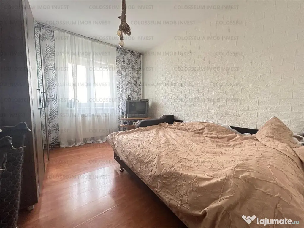 Apartament decomandat, 3 camere, 2 bai, 2 balcoane, spatios, zona Noua