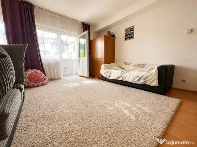 Apartament decomandat, 3 camere, 2 bai, 2 balcoane, spatios, zona Noua